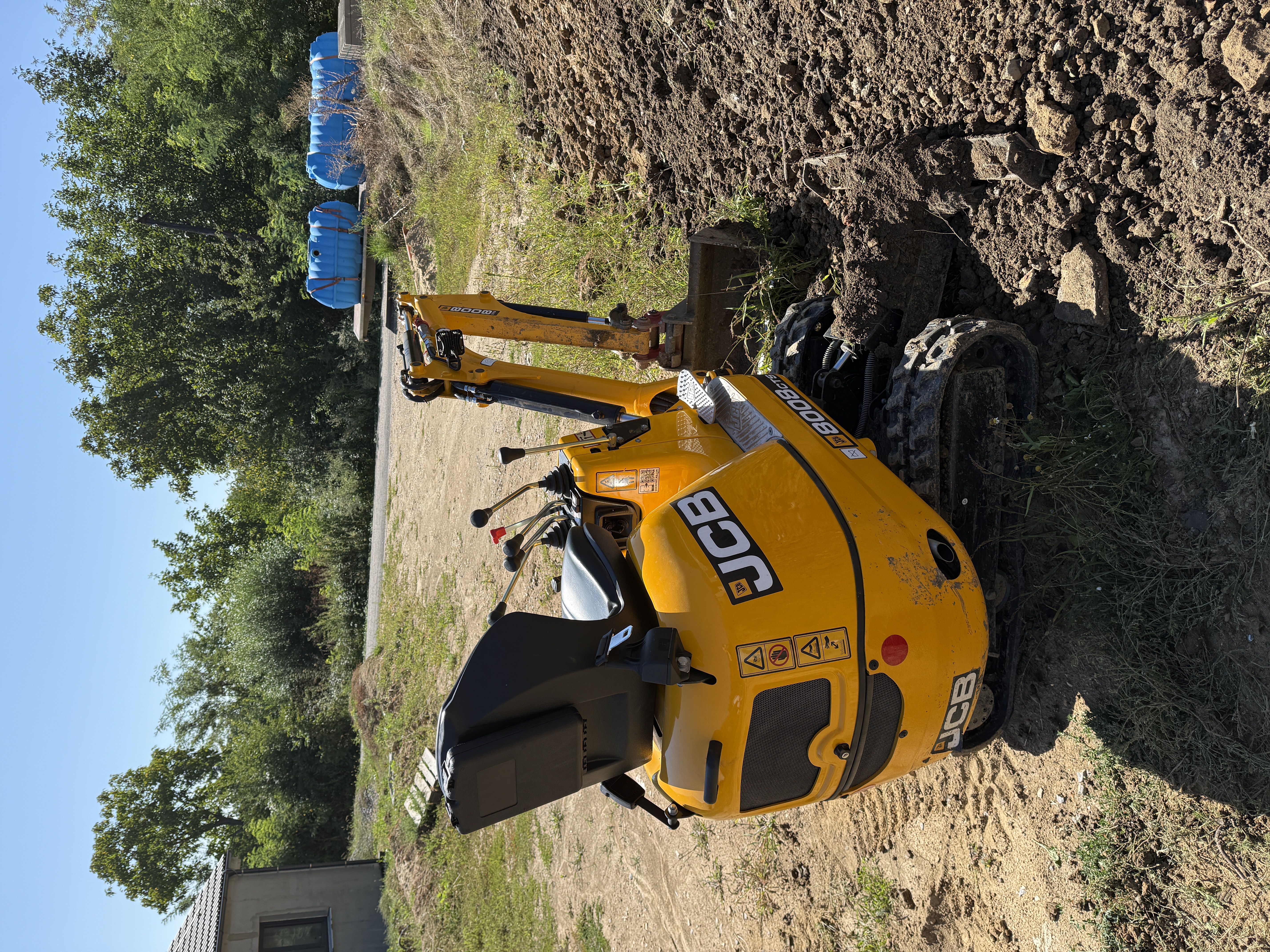 Minibagr – terénní úpravy